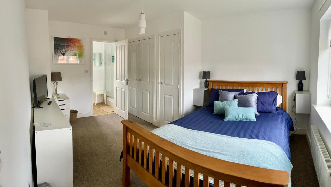 Stunning Large Detached Gloucester, 4 Beds, 3 Bedroom, 2 Bathroom Property, Nr Chelt, The Docks And Quays Sleeps 6 Exterior foto