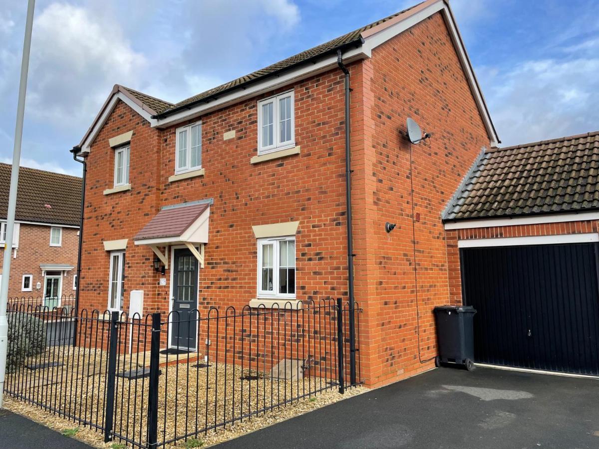 Stunning Large Detached Gloucester, 4 Beds, 3 Bedroom, 2 Bathroom Property, Nr Chelt, The Docks And Quays Sleeps 6 Exterior foto